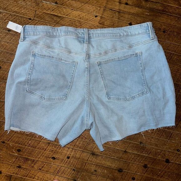 Old Navy light wash curvy distressed plus size 20 denim shorts - Picture 3 of 3
